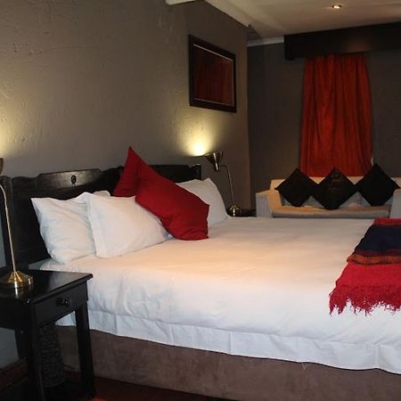 Flamboyant Guest Lodge Johannesburg Exterior foto