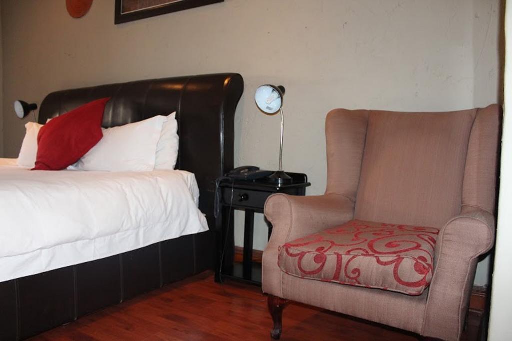 Flamboyant Guest Lodge Johannesburg Exterior foto