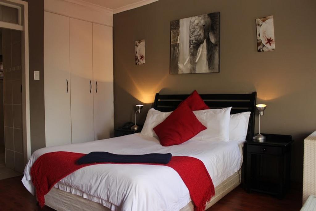 Flamboyant Guest Lodge Johannesburg Exterior foto