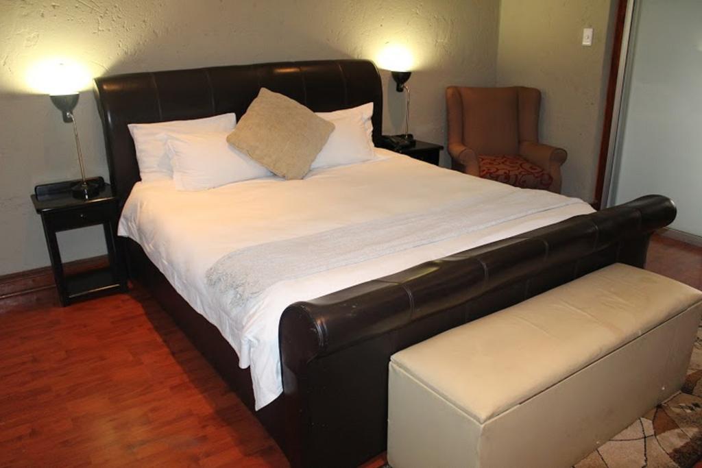 Flamboyant Guest Lodge Johannesburg Exterior foto
